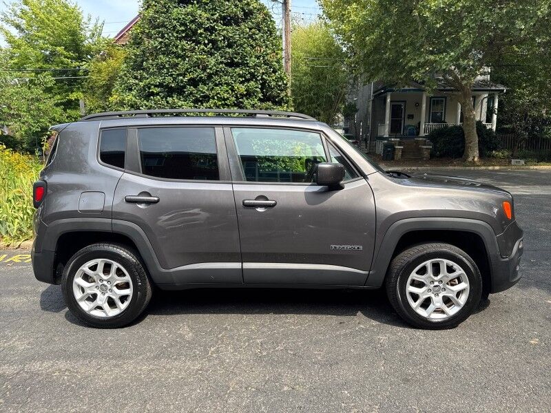2017 Jeep Renegade Latitude AWD/4WD w/ Passive Entry Remote Start Package Arlington VA