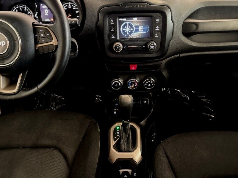 2017 Jeep Renegade Latitude AWD/4WD w/ Passive Entry Remote Start Package Arlington VA
