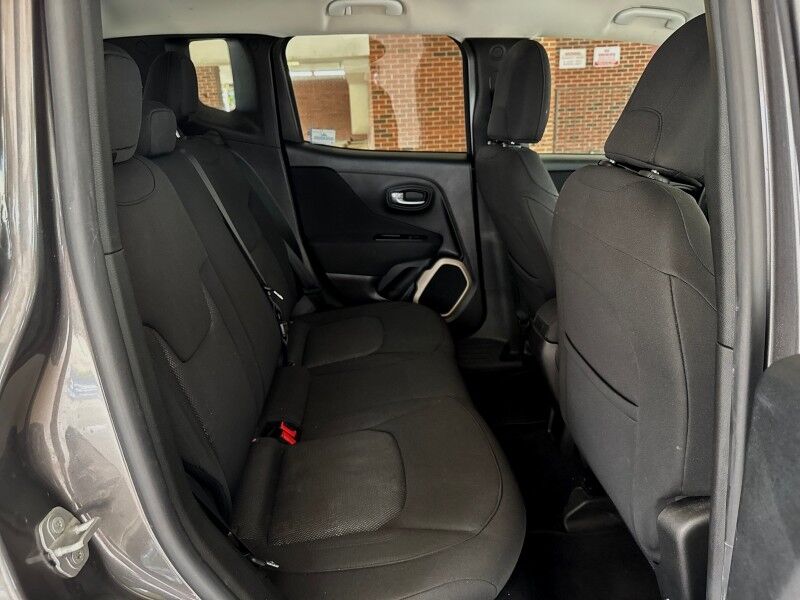2017 Jeep Renegade Latitude AWD/4WD w/ Passive Entry Remote Start Package Arlington VA