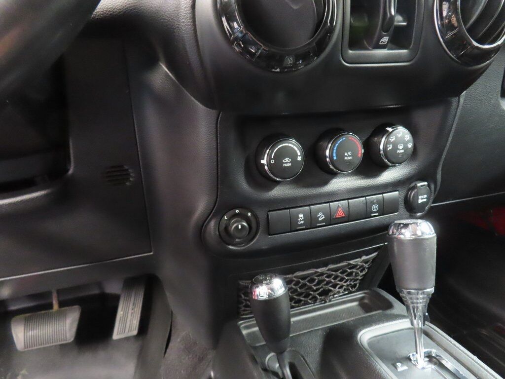 2017 Jeep Wrangler 4x4 Unlimited Sahara Fond du Lac WI