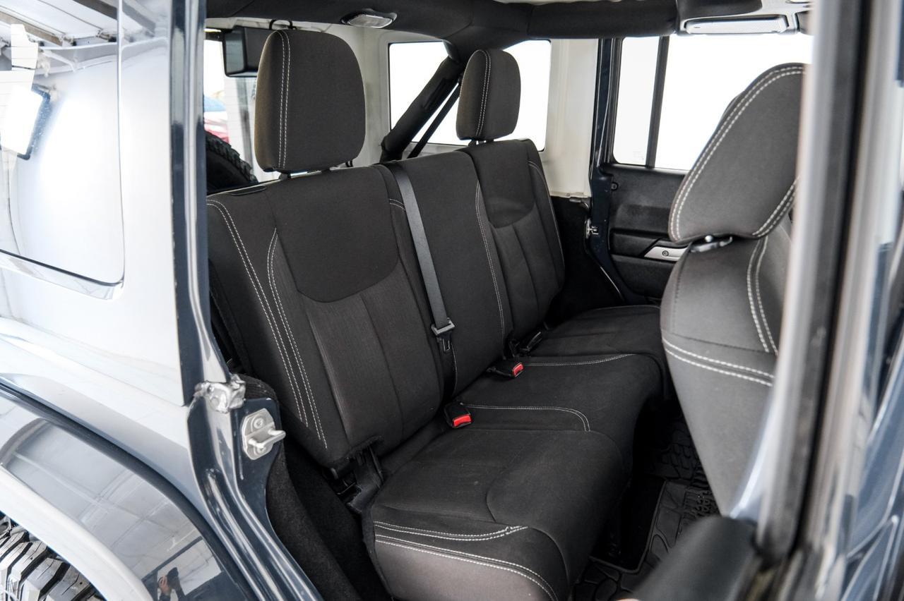 2017 Jeep Wrangler Unlimited Rubicon photo 29