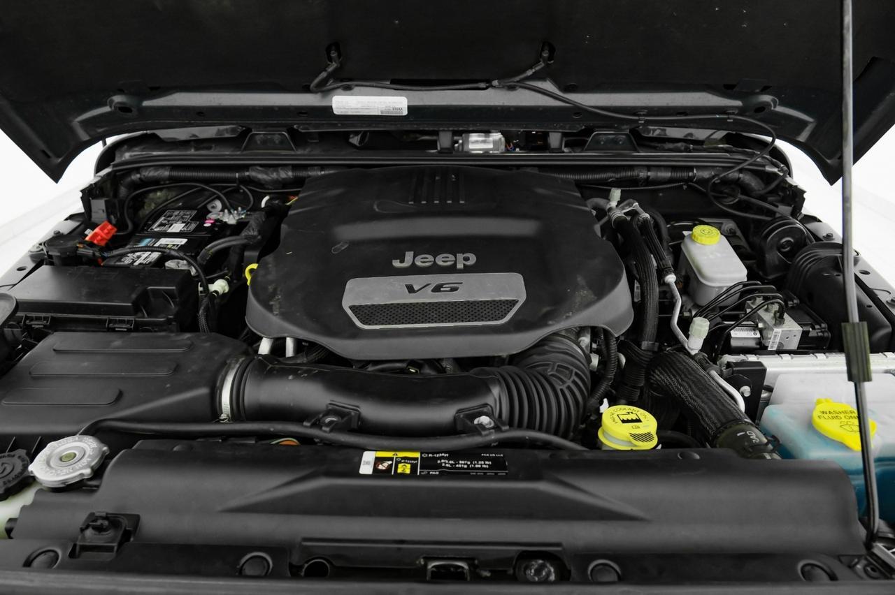 2017 Jeep Wrangler UNLIMITED RUBICON RECON 4WD HARD TOP NAVIGATION LEATHER HEATED SEATS TOW HITCH Carrollton TX