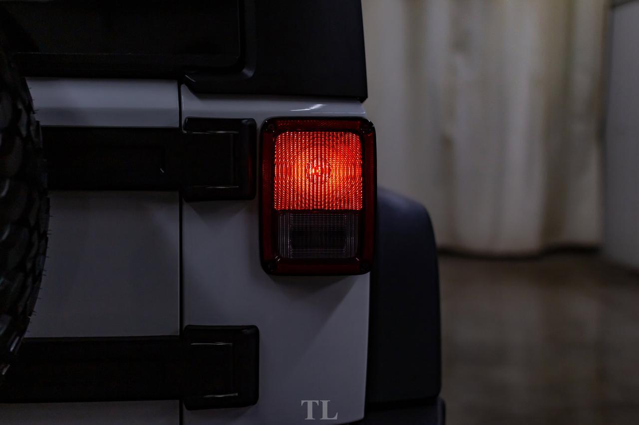 2017 Jeep Wrangler Unlimited 4x4 Rubicon Manual Leather Nav Red Deer AB