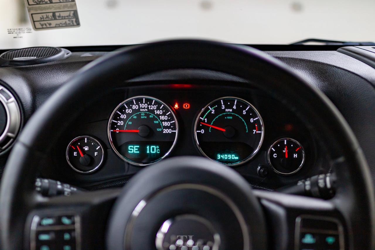 2017 Jeep Wrangler Unlimited 4x4 Rubicon Manual Leather Nav Red Deer AB