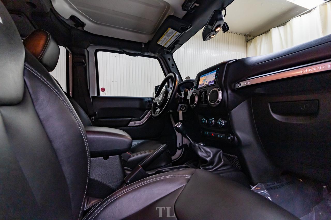 2017 Jeep Wrangler Unlimited 4x4 Rubicon Manual Leather Nav Red Deer AB