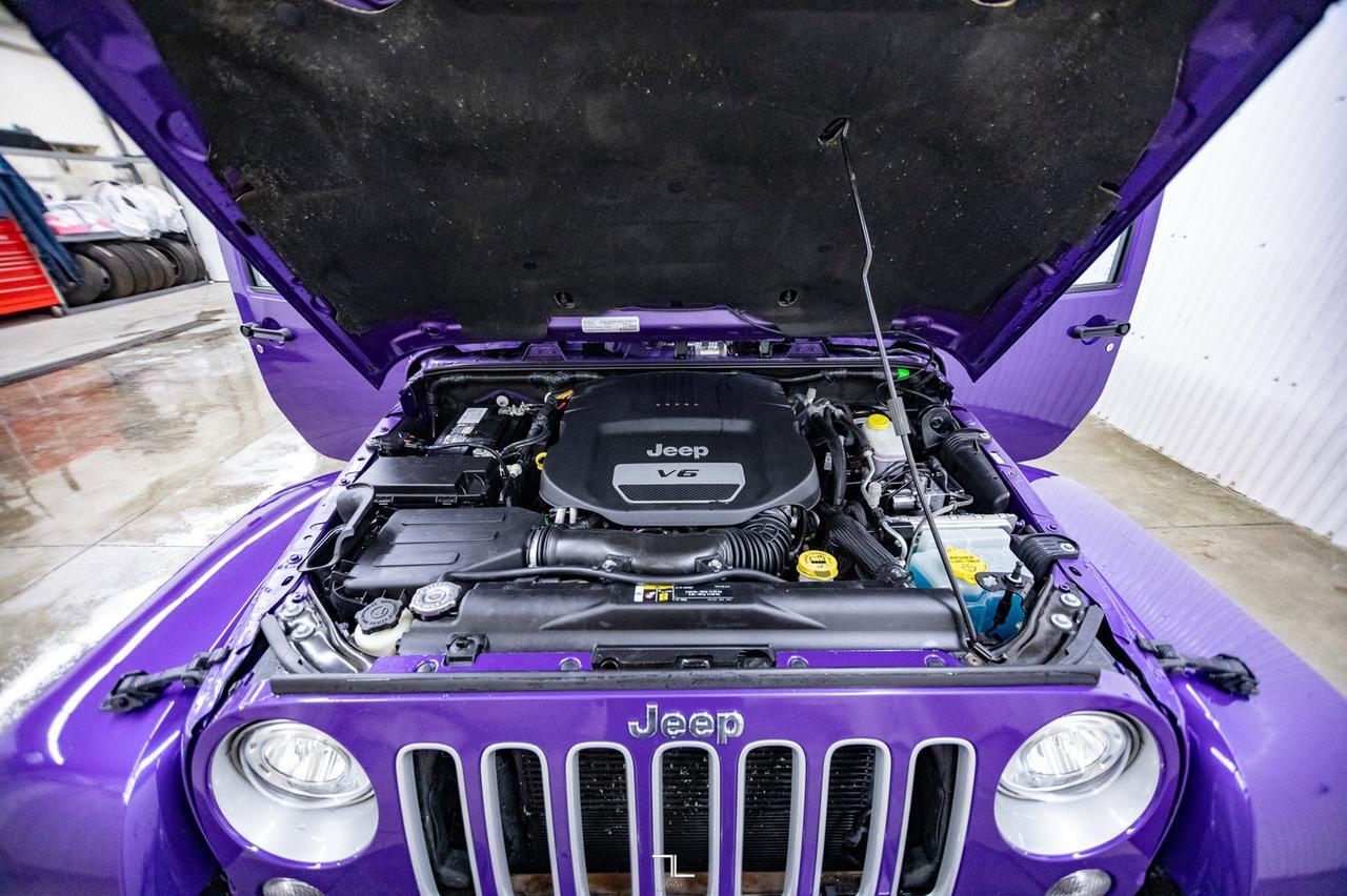 2017 Jeep Wrangler Unlimited 4x4 Sahara Leather Nav Red Deer AB