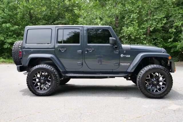 2017 Jeep Wrangler Unlimited Chief Edition 4X4 / MAJOR UPGRADES / Leather Seats! High Point NC