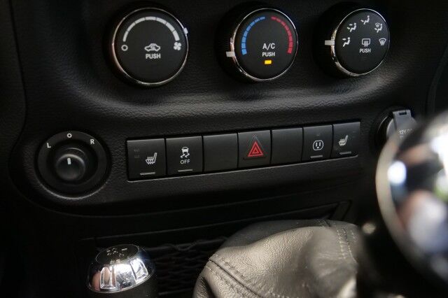 2017 Jeep Wrangler Unlimited Chief Edition 4X4 / MAJOR UPGRADES / Leather Seats! High Point NC