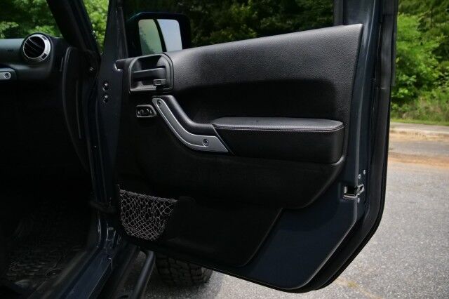 2017 Jeep Wrangler Unlimited Chief Edition 4X4 / MAJOR UPGRADES / Leather Seats! High Point NC