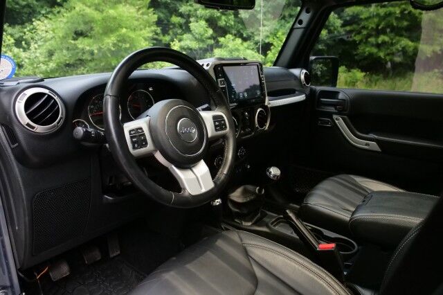 2017 Jeep Wrangler Unlimited Chief Edition 4X4 / MAJOR UPGRADES / Leather Seats! High Point NC