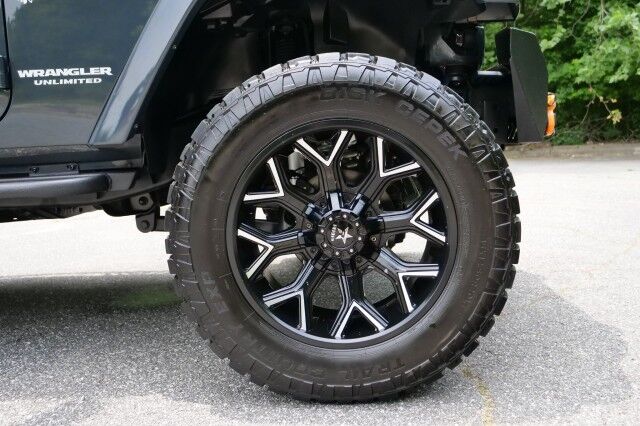 2017 Jeep Wrangler Unlimited Chief Edition 4X4 / MAJOR UPGRADES / Leather Seats! High Point NC
