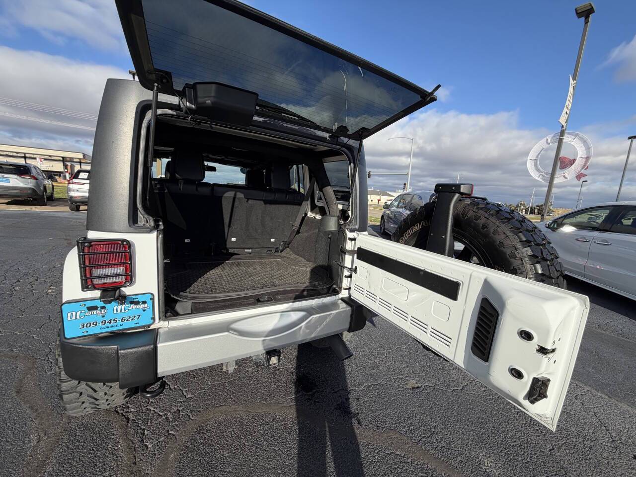 2017 Jeep Wrangler Unlimited Sahara 4x4 4dr SUV Eldridge IA