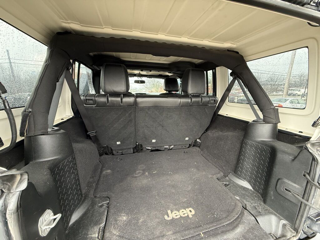 2017 Jeep Wrangler Unlimited Sahara Crestwood KY