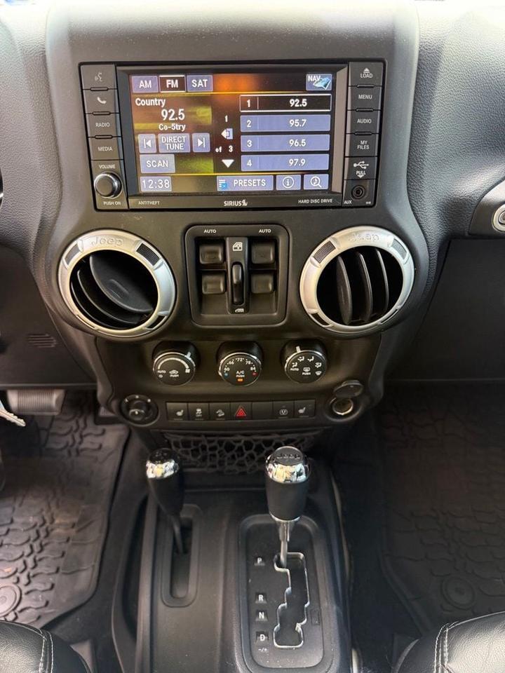2017 Jeep Wrangler Unlimited Sahara Orange MA