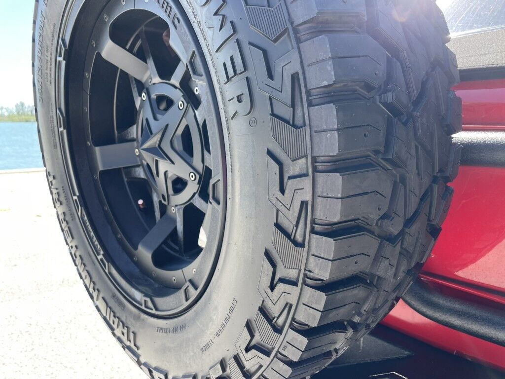 2017 Jeep Wrangler Unlimited WILLYS WHEELER~CLEAN CARFAX~WINCH~LIGHTBAR~AUXILIARY LIGHTS~LIFTED~ONLINE FINANCE AND SHIPPING AVAILABLE!!!!! Sarasota FL