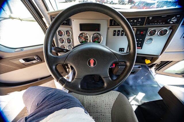 2017 Kenworth T-370 Day Cab Deck Diesel Red Deer AB