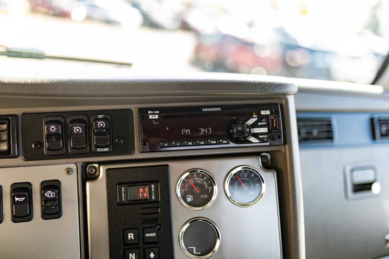 2017 Kenworth T-370 Day Cab Deck Diesel Red Deer AB