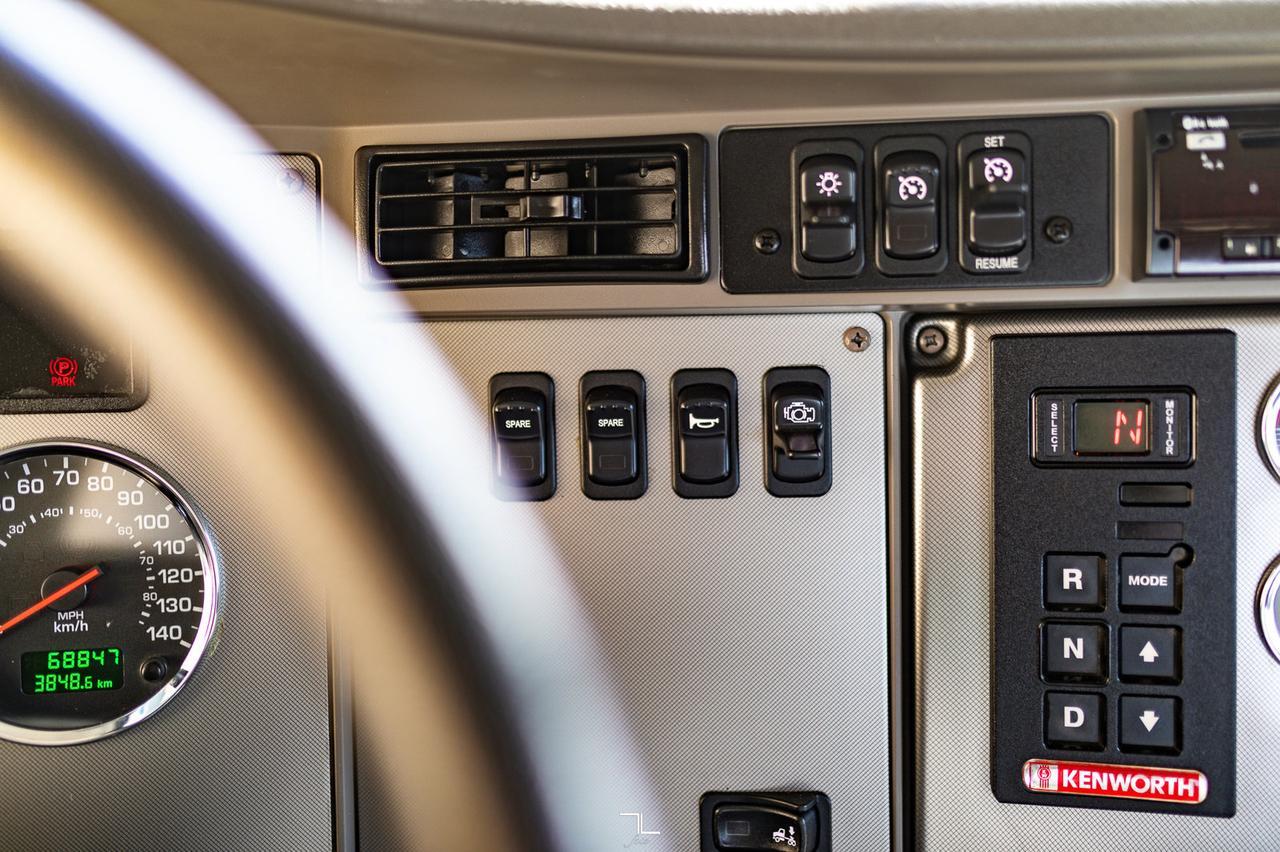 2017 Kenworth T-370 Day Cab Deck Diesel Red Deer AB