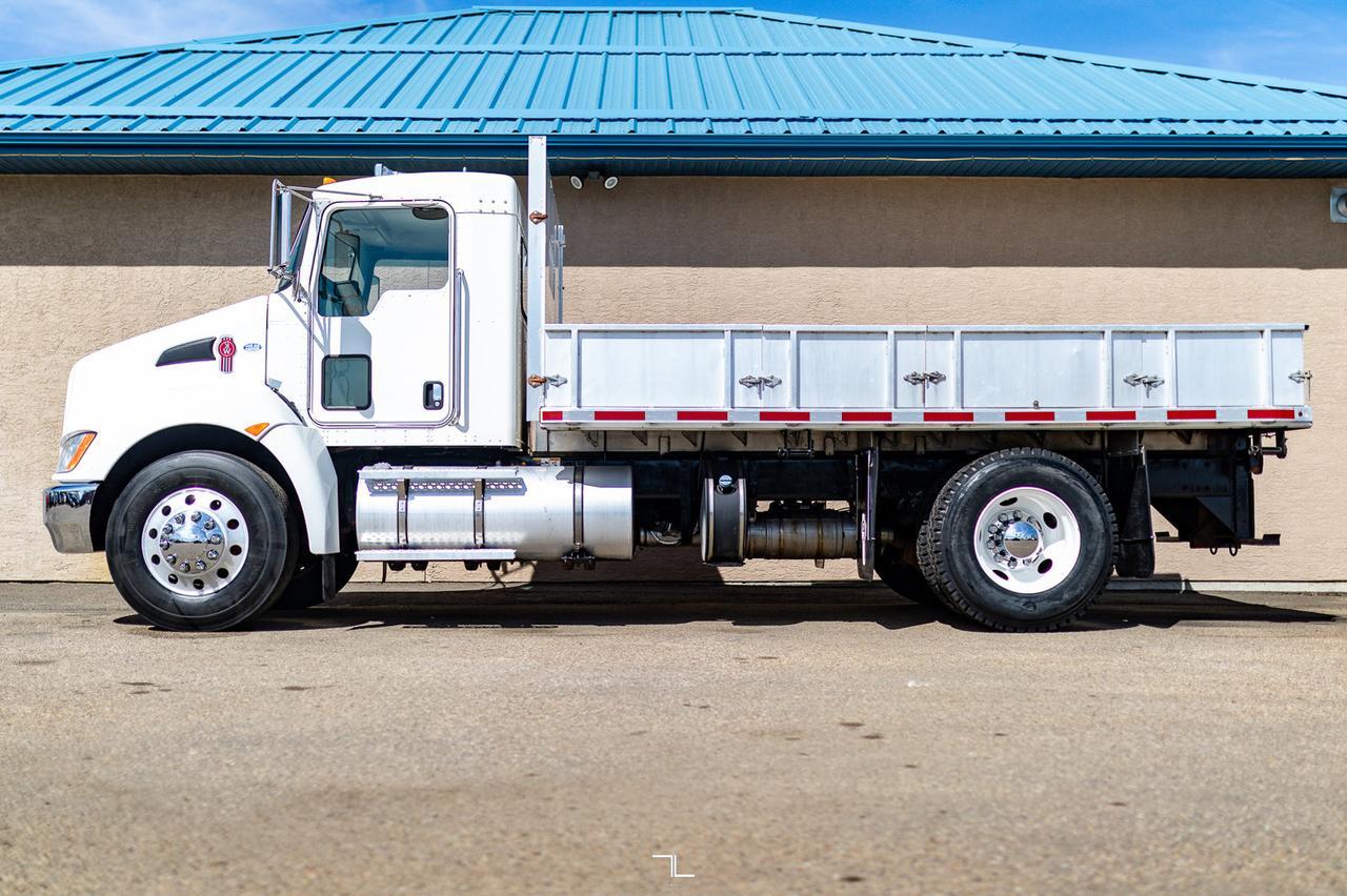 2017 Kenworth T-370 Day Cab Deck Diesel Red Deer AB