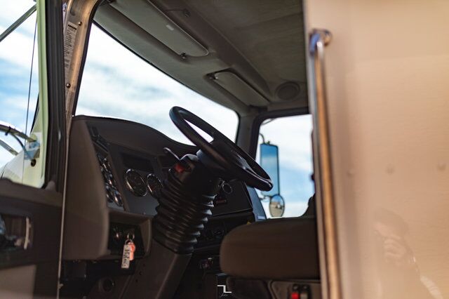 2017 Kenworth T-370 Day Cab Deck Diesel Red Deer AB