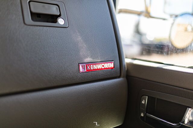 2017 Kenworth T-370 Day Cab Deck Diesel Red Deer AB