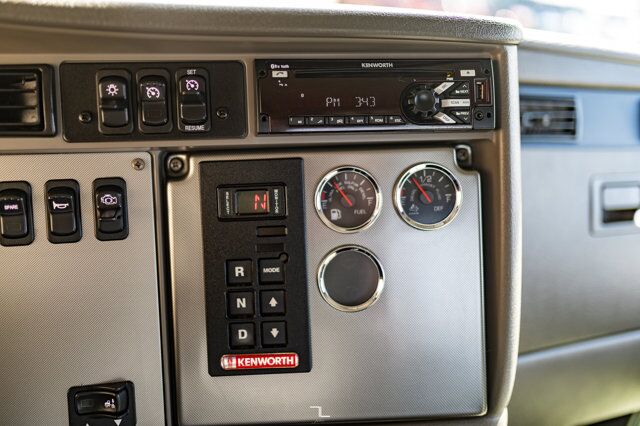 2017 Kenworth T-370 Day Cab Deck Diesel Red Deer AB