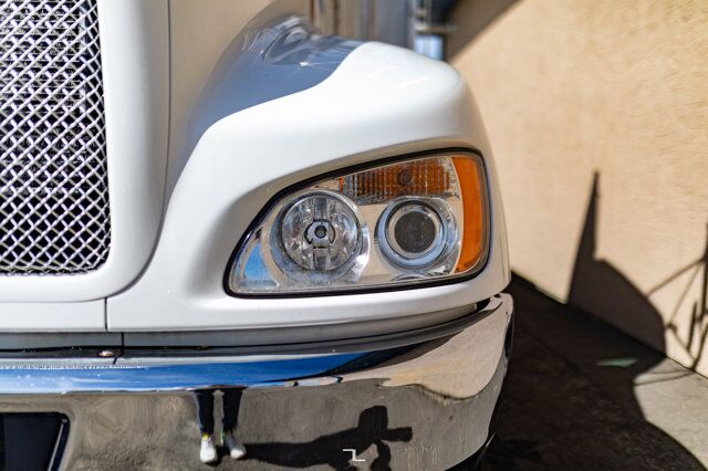 2017 Kenworth T-370 Day Cab Deck Diesel Red Deer AB