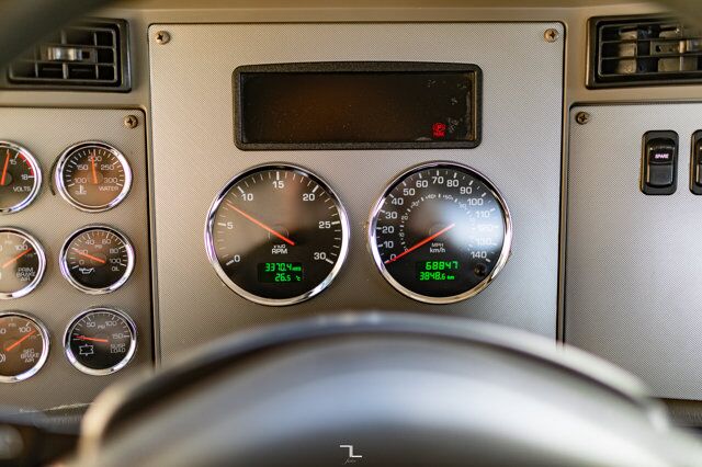 2017 Kenworth T-370 Day Cab Deck Diesel Red Deer AB