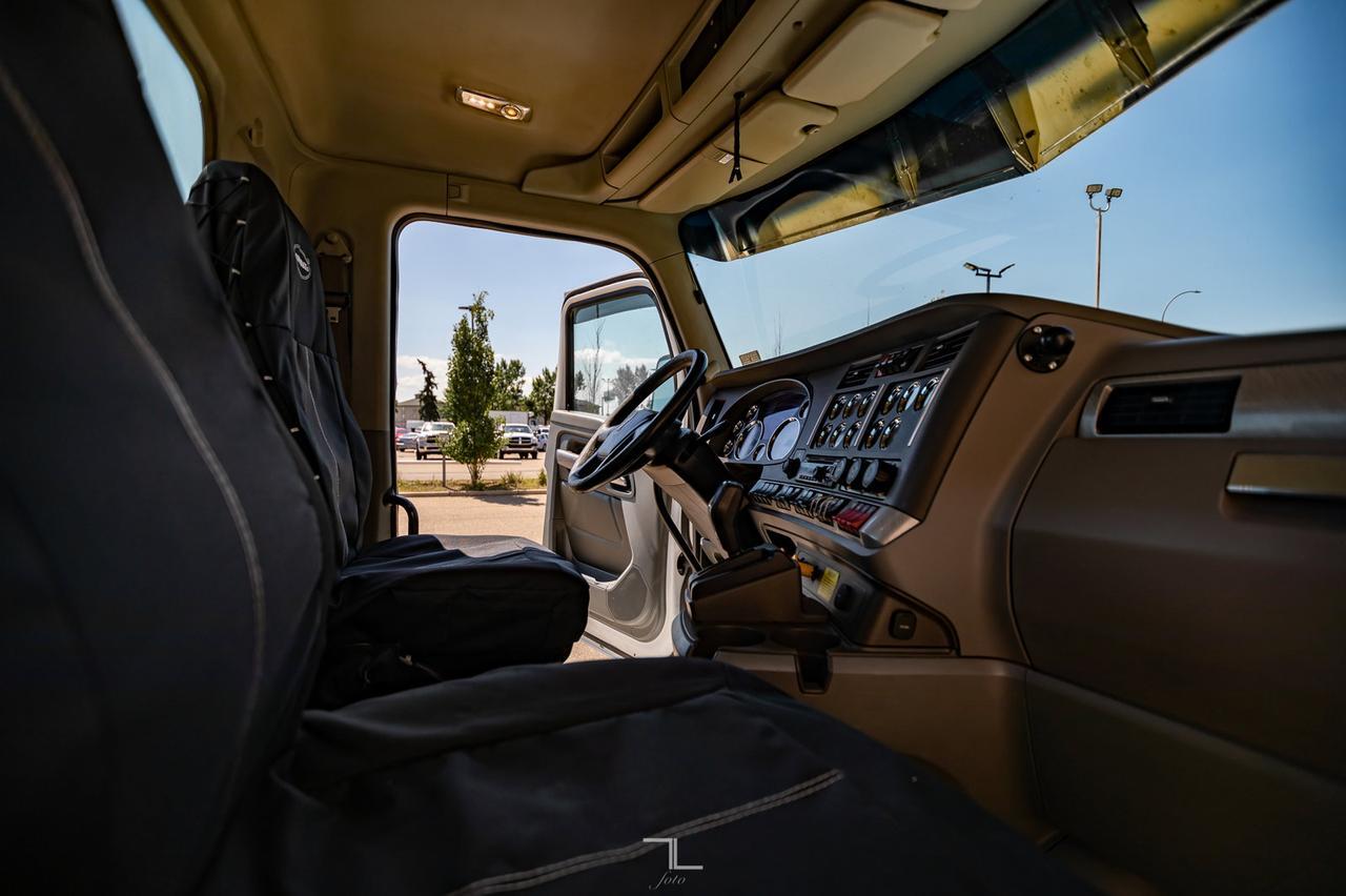 2017 Kenworth T-680 Daycab Tractor Red Deer AB