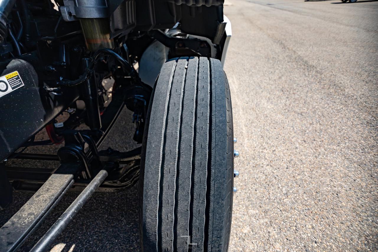 2017 Kenworth T-680 Daycab Tractor Red Deer AB