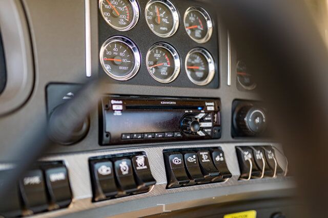 2017 Kenworth T-680 Daycab Tractor Red Deer AB