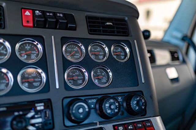 2017 Kenworth T-680 Daycab Tractor Red Deer AB