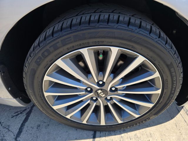 2017 Kia Cadenza Premium San Antonio TX