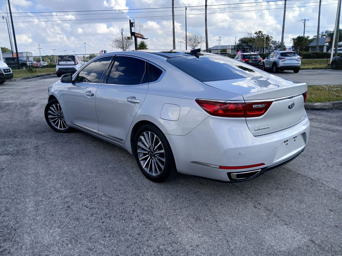 2017 Kia Cadenza Premium Sedan 4D