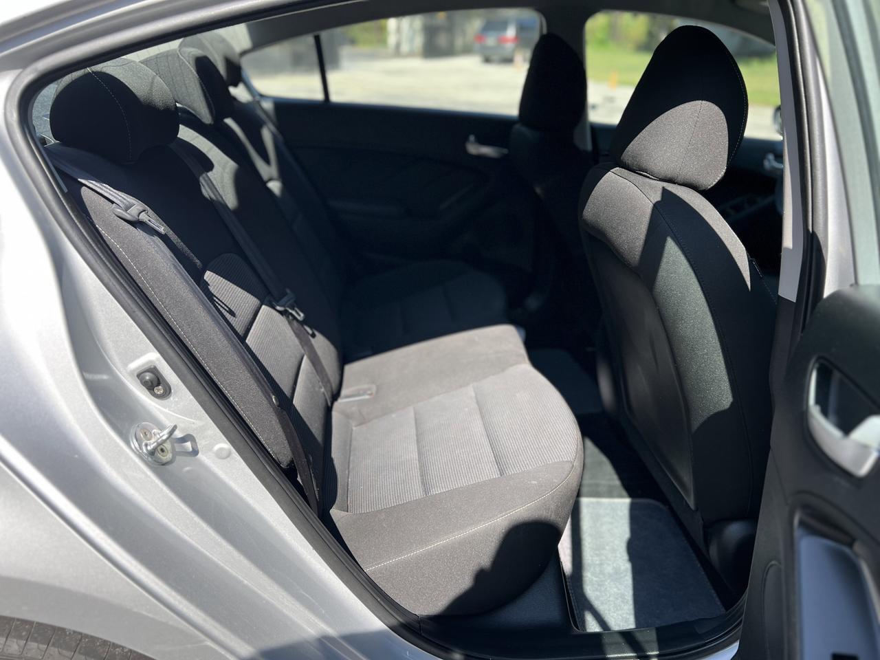 2017 Kia Forte LX Base photo 11