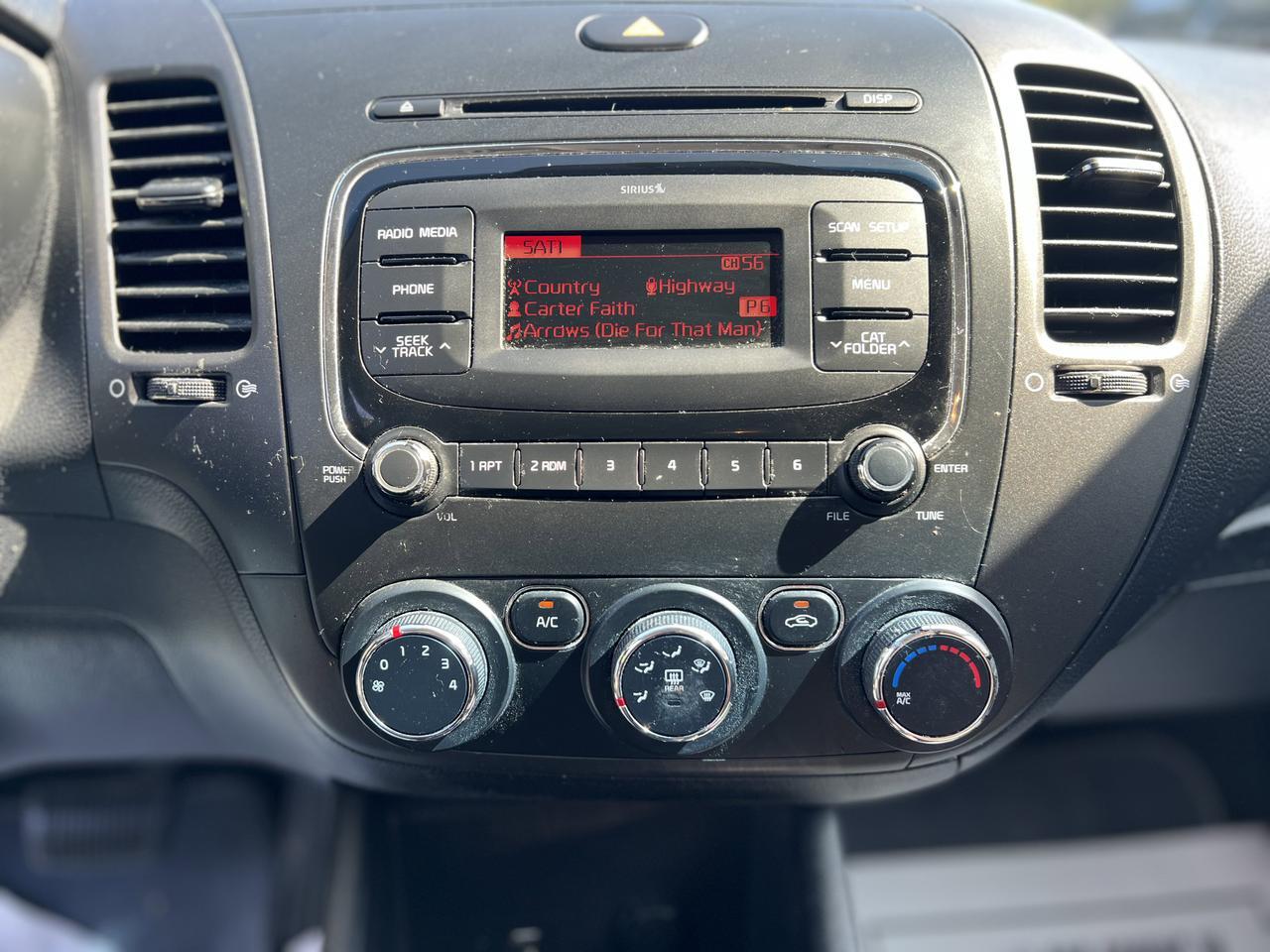 2017 Kia Forte LX Base photo 14