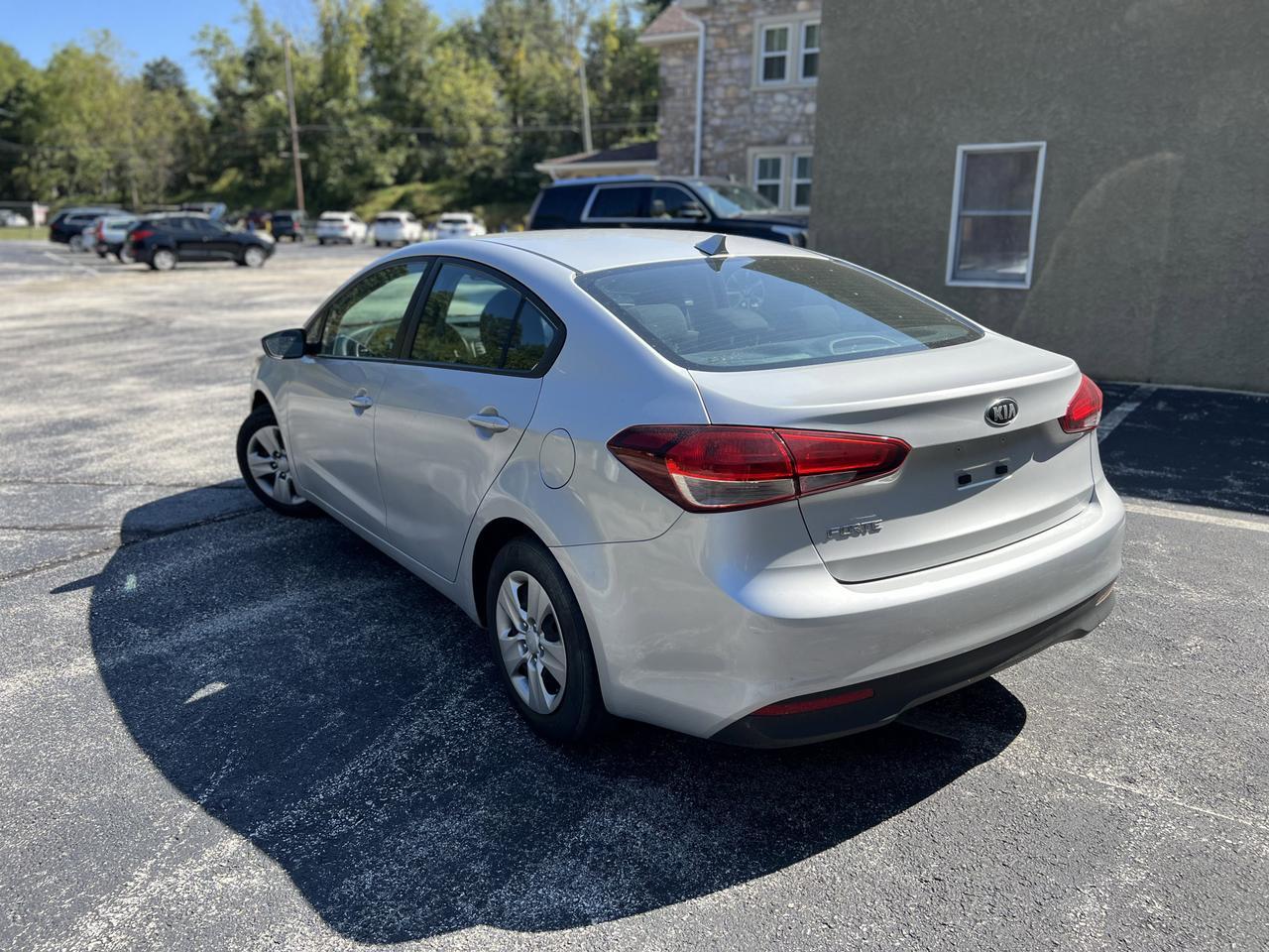 2017 Kia Forte LX Base photo 5