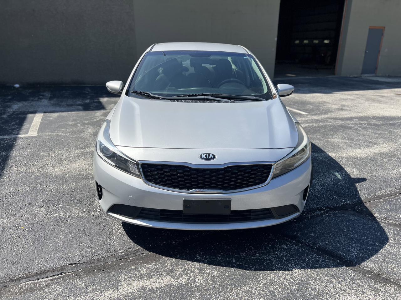 2017 Kia Forte LX Base photo 2