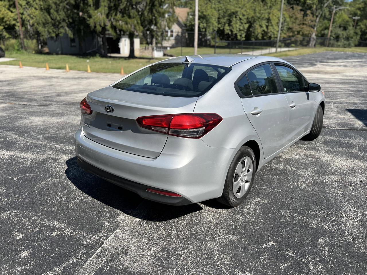 2017 Kia Forte LX Base photo 7