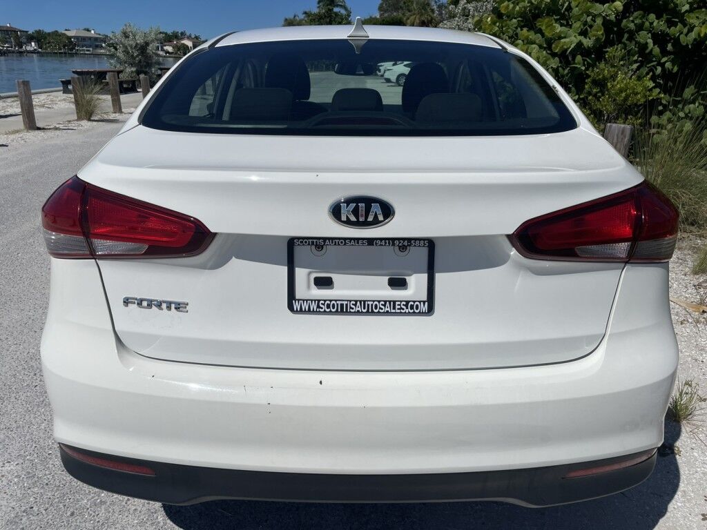 2017 Kia Forte LX Base photo 25