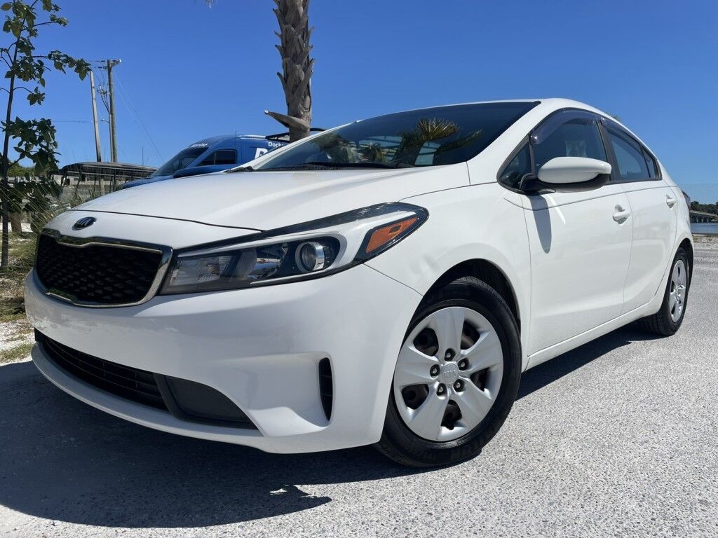 2017 Kia Forte LX Base photo 26