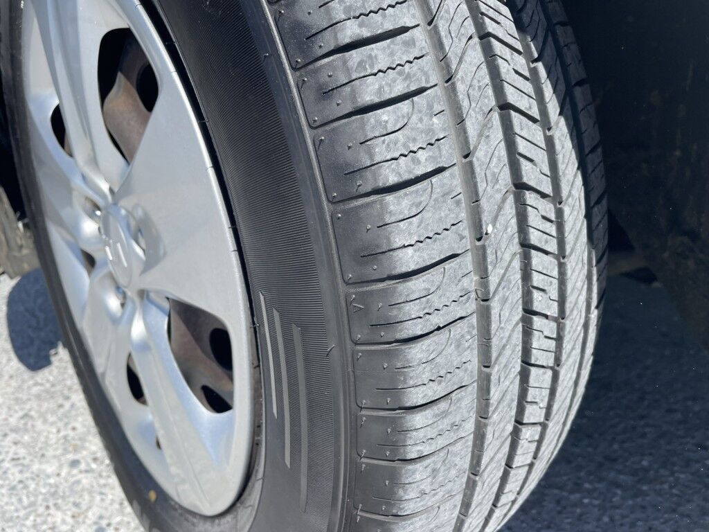 2017 Kia Forte LX Base photo 23