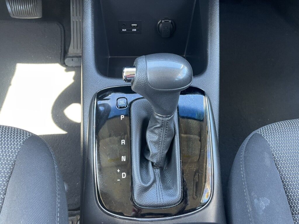 2017 Kia Forte LX Base photo 18
