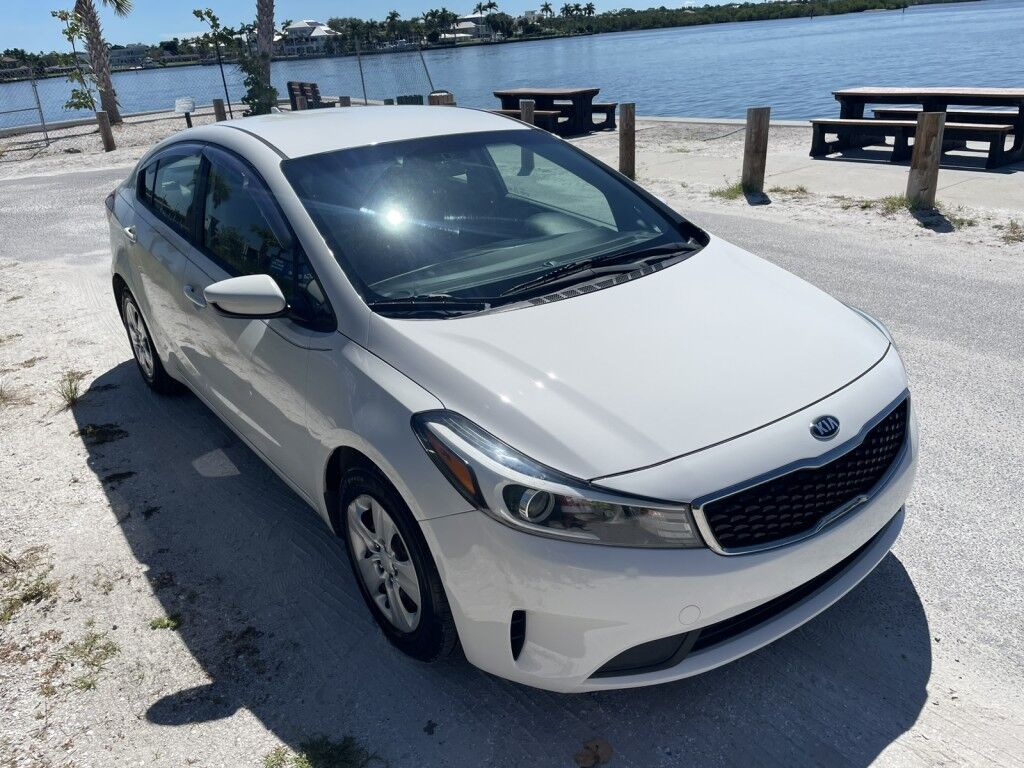 2017 Kia Forte LX Base photo 27
