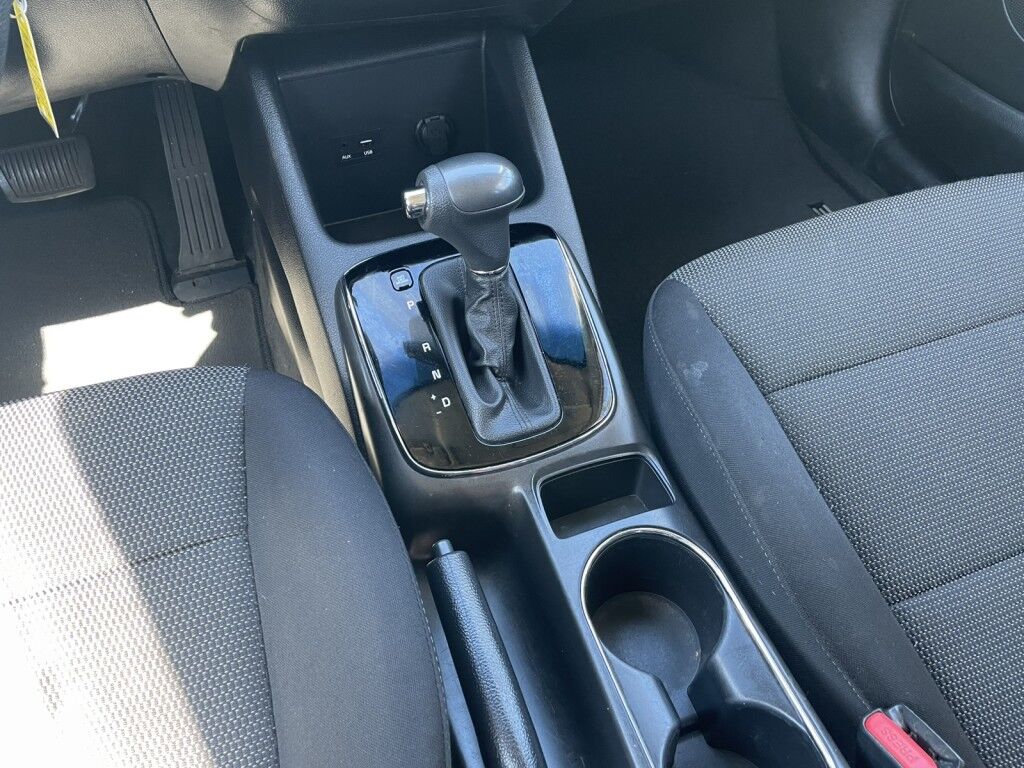 2017 Kia Forte LX Base photo 19