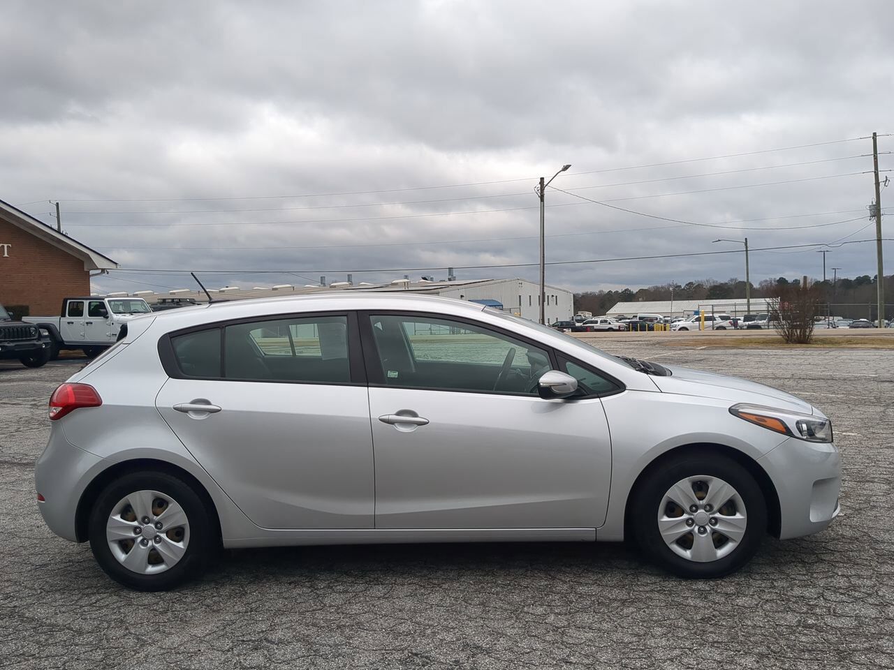 2017 Kia Forte5 LX