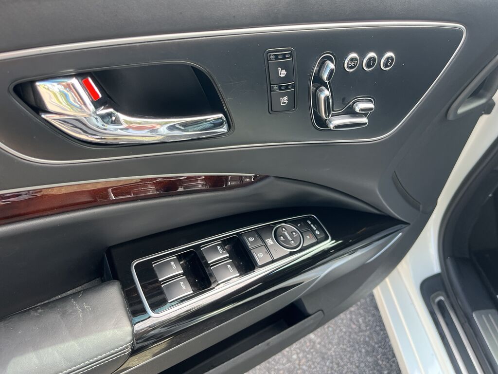 2017 Kia K900 Luxury Wilmington NC