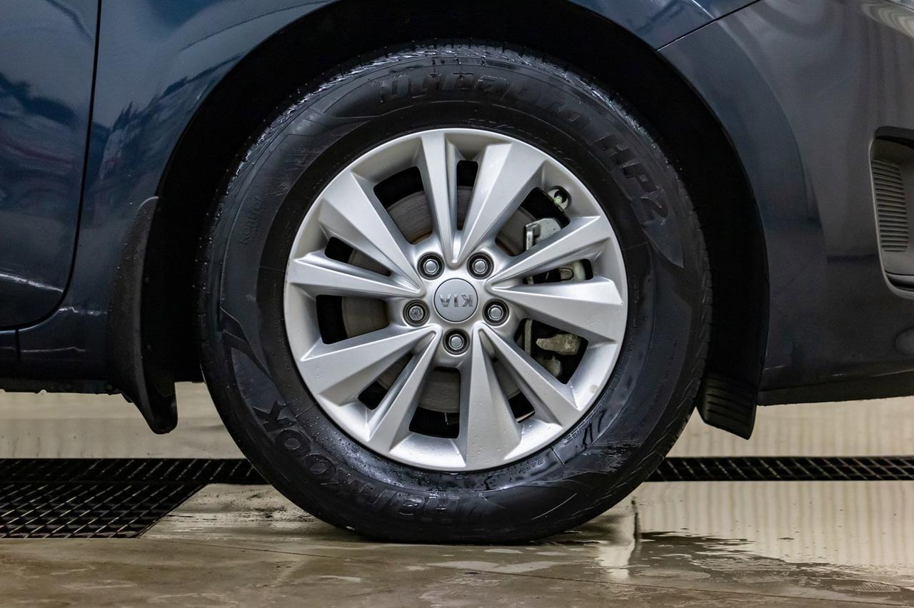 2017 Kia Sedona LX BCam Red Deer AB