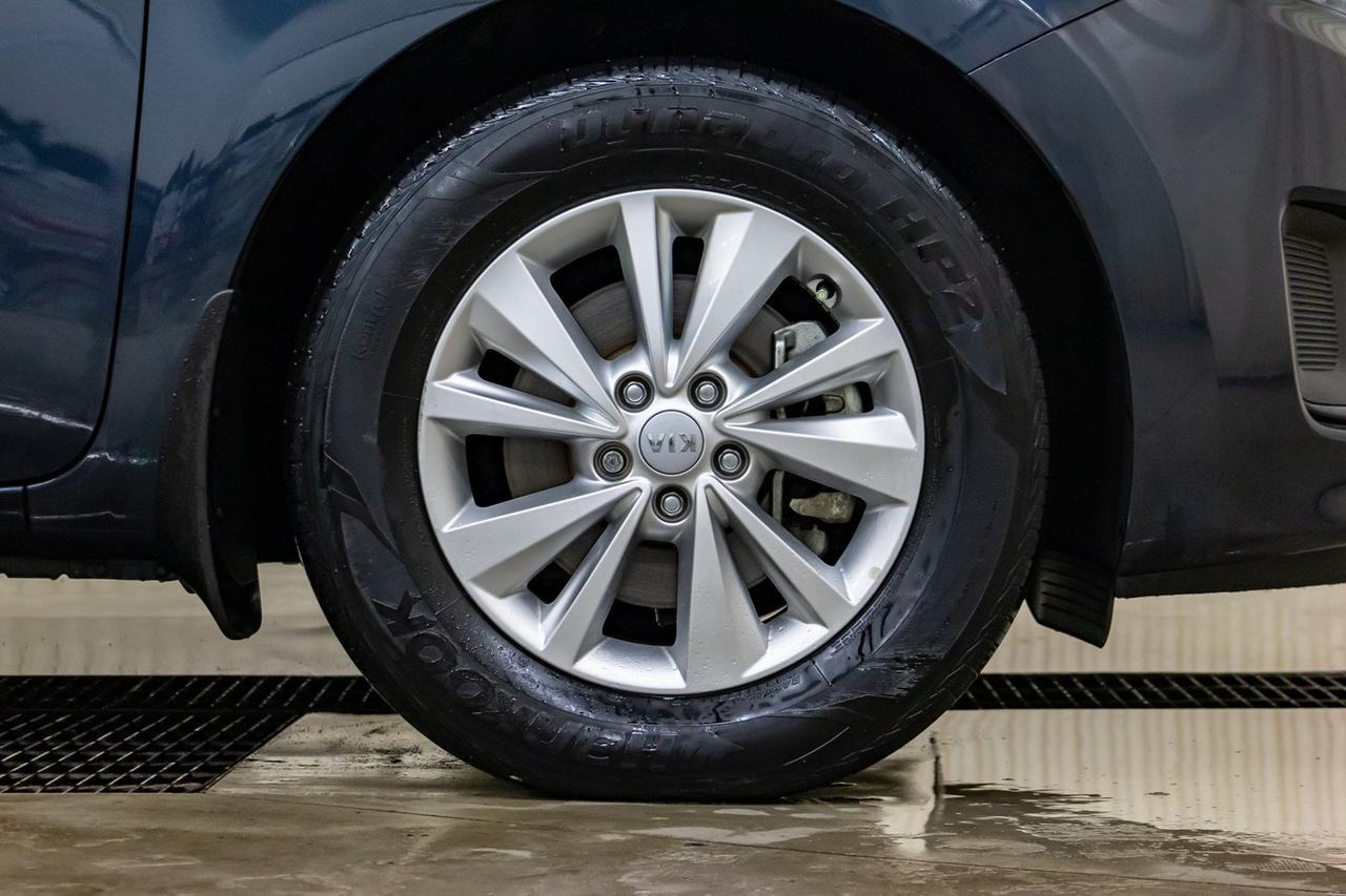 2017 Kia Sedona LX BCam Red Deer AB