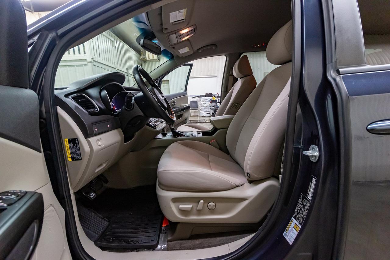2017 Kia Sedona LX BCam Red Deer AB